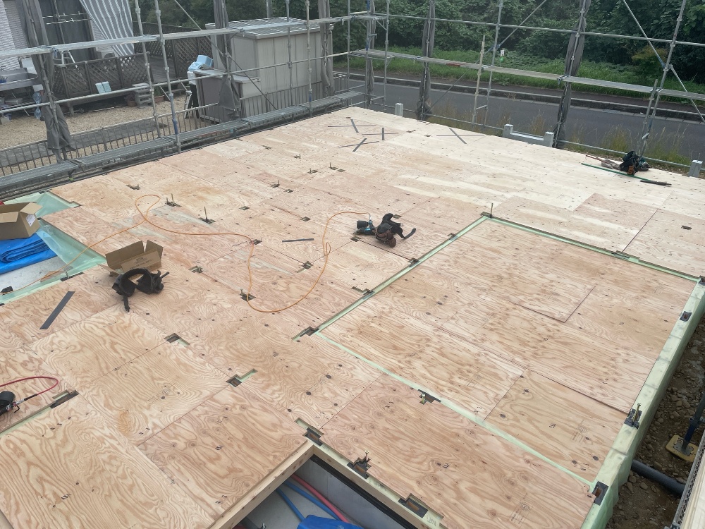 「床合板張り」