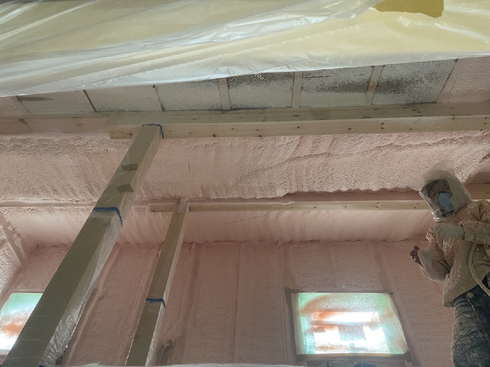 「ウレタン吹付断熱施工」