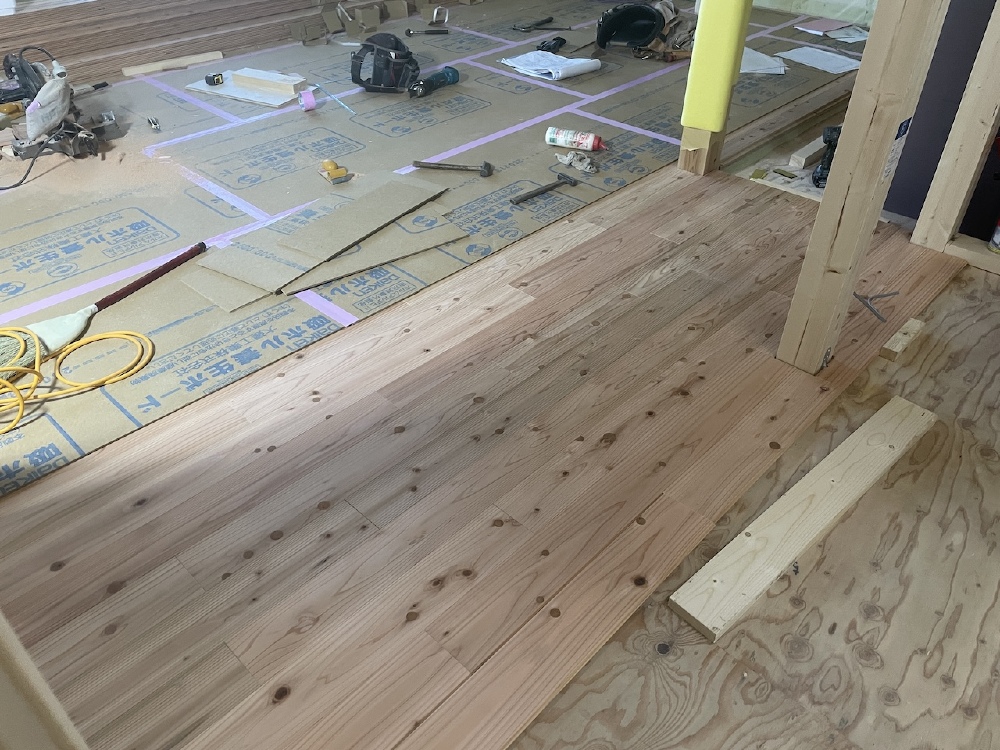 「床フロアー張り」