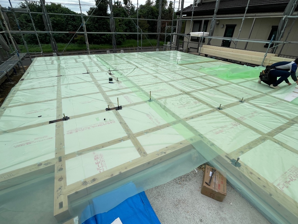 「床断熱・気密施工」