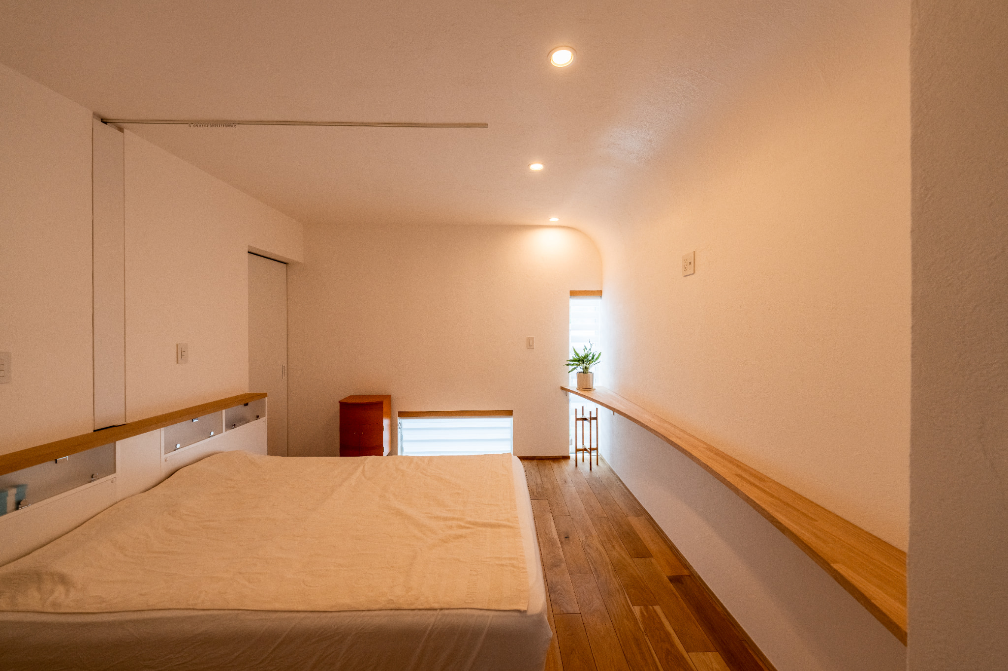 無垢の木の床と美しい建具